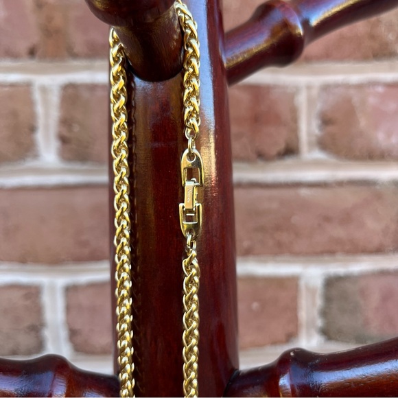 Vintage Napier gold tone bald eagle pendant with chain. Vintage necklace EAGLES - Picture 5 of 10